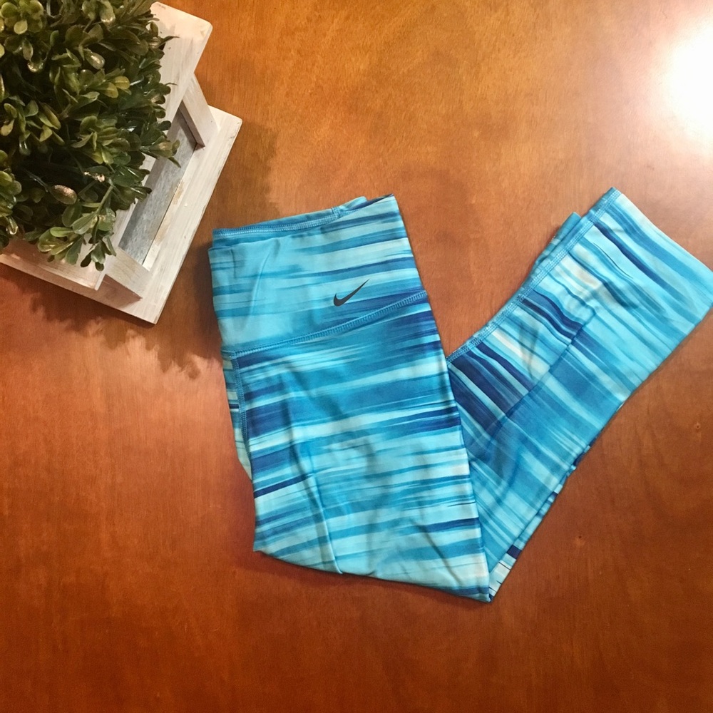 Nike Cropped Leggings